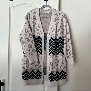 NWT Women’s Maurice’s Patterned Beige and Black Sweater Size L